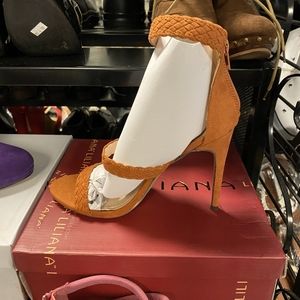 Liliana high heel